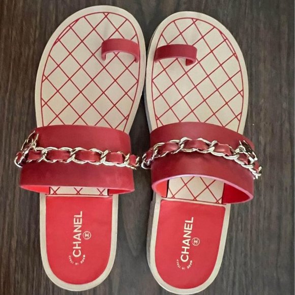 Chanel Women's Toe Ring Cc Chain Flat Sandals Leather Red - Picture 1 of 4